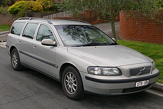 330px-2001_Volvo_V70_(MY01)_2.4_20V_SE_station_wagon_(2015-08-07)_01