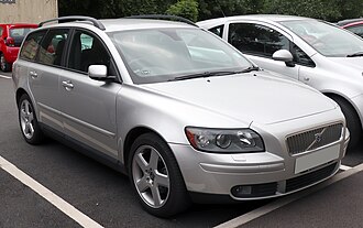 330px-2005_Volvo_V50_SE_1.8_Front