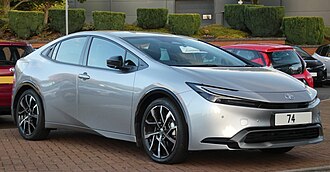 330px-2024_Toyota_Prius_Excel_PHEV_-_1987cc_2.0_(225PS)_Plug-in_Hybrid_-_Silver_Metallic_-_10-2024,_Front_Quarter