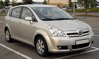 330px-Toyota_Corolla_Verso_front_20090504