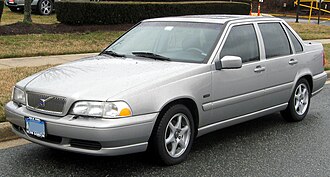 330px-Volvo_S70_--_02-29-2012
