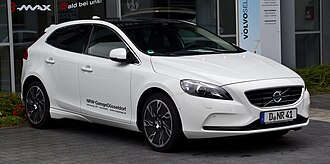 330px-Volvo_V40_D3_Summum_Designpaket_(II)_–_Frontansicht,_17._September_2012,_Düsseldorf