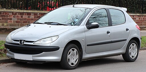 512px-2002_Peugeot_206_LX_1.4_Front