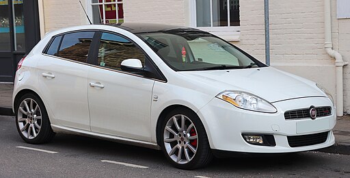 512px-2010_Fiat_Bravo_Sport_Multijet_165_2.0_Front