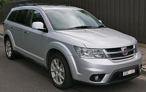 512px-2013_Fiat_Freemont_(JF)_Lounge_wagon_(2015-06-08)_01