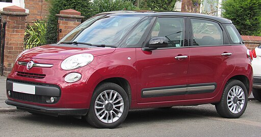 512px-2014_Fiat_500L_Lounge_1.4