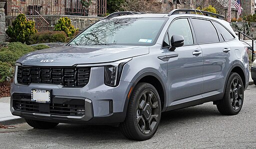 512px-2024_Kia_Sorento_X-Line_SX_Prestige_(facelift),_front_12.20.24