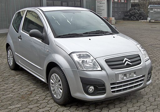 512px-Citroën_C2_front-1
