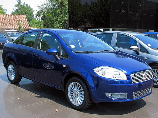 512px-Fiat_Linea_1.4_TJet_Dynamic_2010_(16452173783)