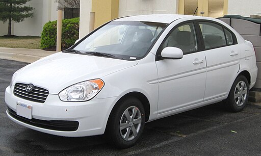 512px-Hyundai_Accent_sedan_--_03-24-2011