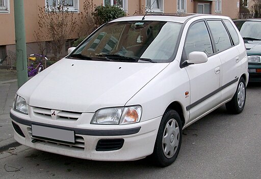 512px-Mitsubishi_Space_Star_front_20080228