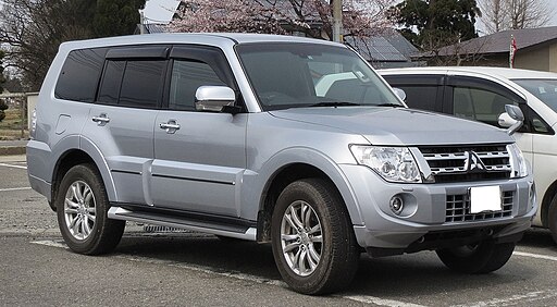 512px-Mitsubishi_V98_Pajero_Long_Body_Super_Exceed_3200_DI-D