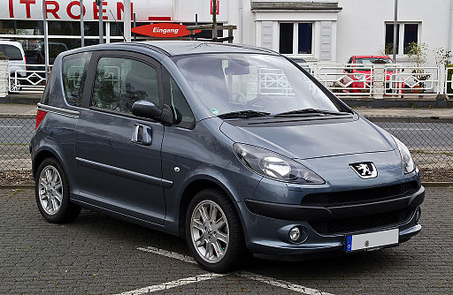 512px-Peugeot_1007_–_Frontansicht,_31._März_2012,_Hilden