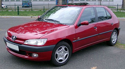 512px-Peugeot_306_front_20080822